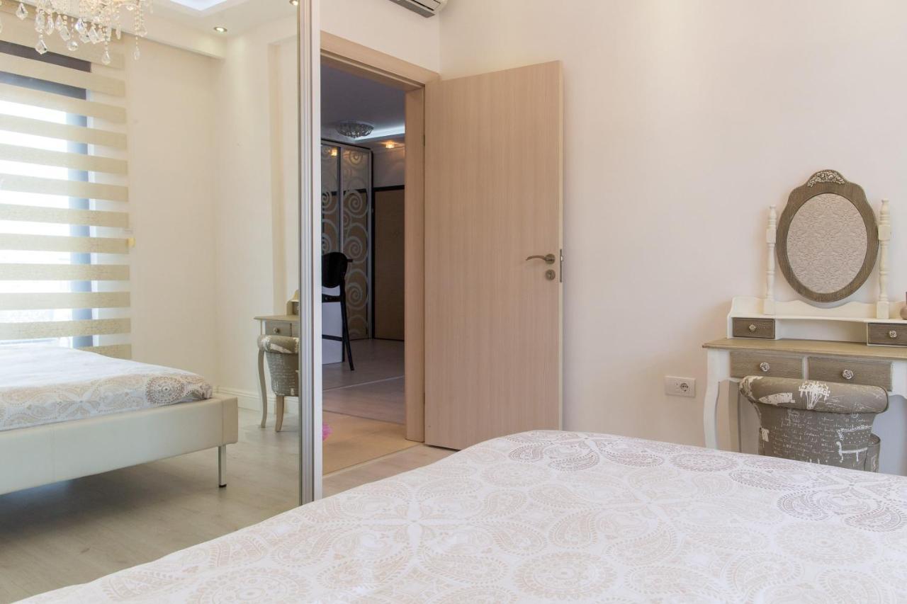 Becici - Andrea Apartman Kültér fotó